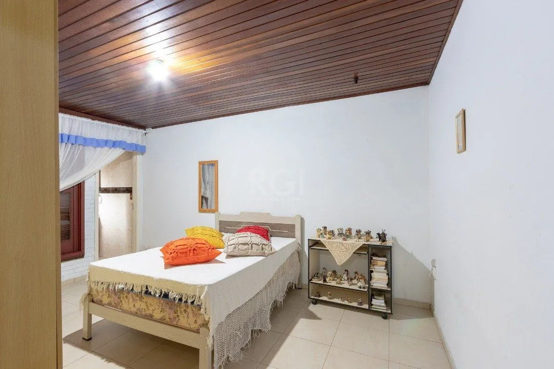 Imagem Casa para Venda - 160m², 3 dormitórios, sendo 2 suites, 3 vagas - Cristal