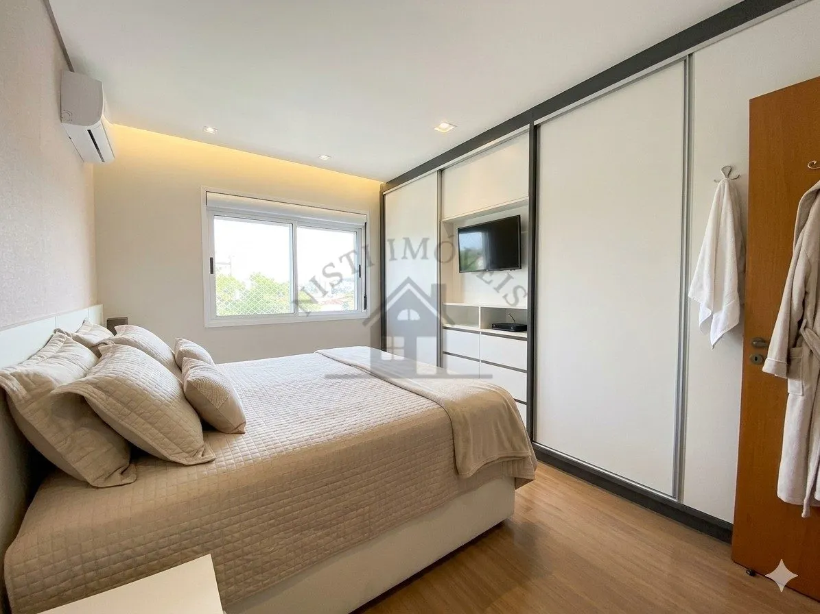 Imagem Casa 4 quartos para Venda no bairro Jardim Itu em Porto Alegre