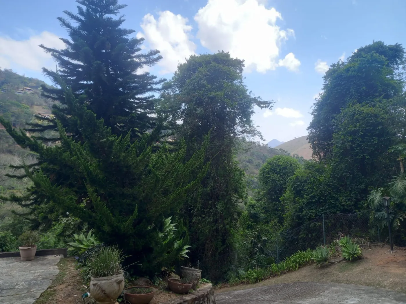 Imagem Casa em Condomínio para Venda em Petrópolis / RJ no bairro Araras