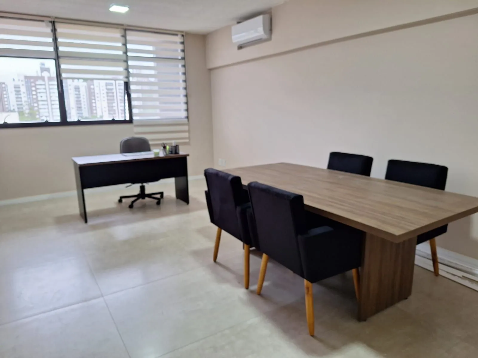 Imagem Sala I Semimobiliada no Park Offices Menino Deus