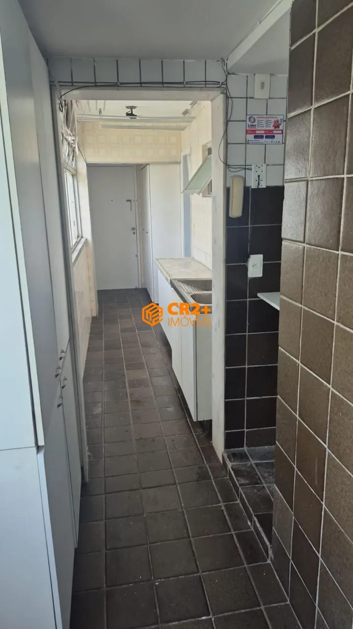 Imagem Vendo/Alugo Cobertura Triplex 382m² com 5 Quartos sendo 2 Suítes, NA JEQUITINHON