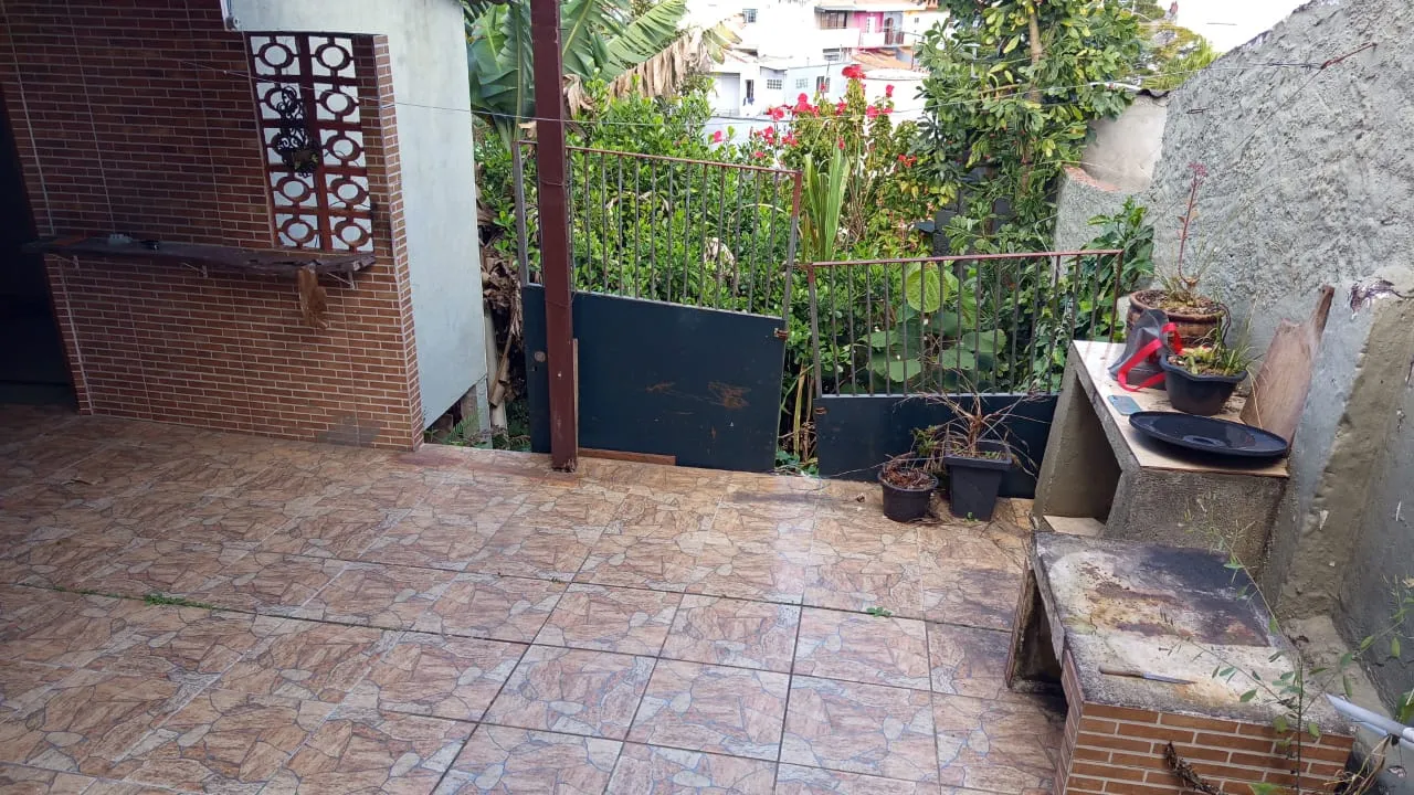Imagem VENDO CASA COM QUINTAL NO BAIRRO CAMPO GRANDE!