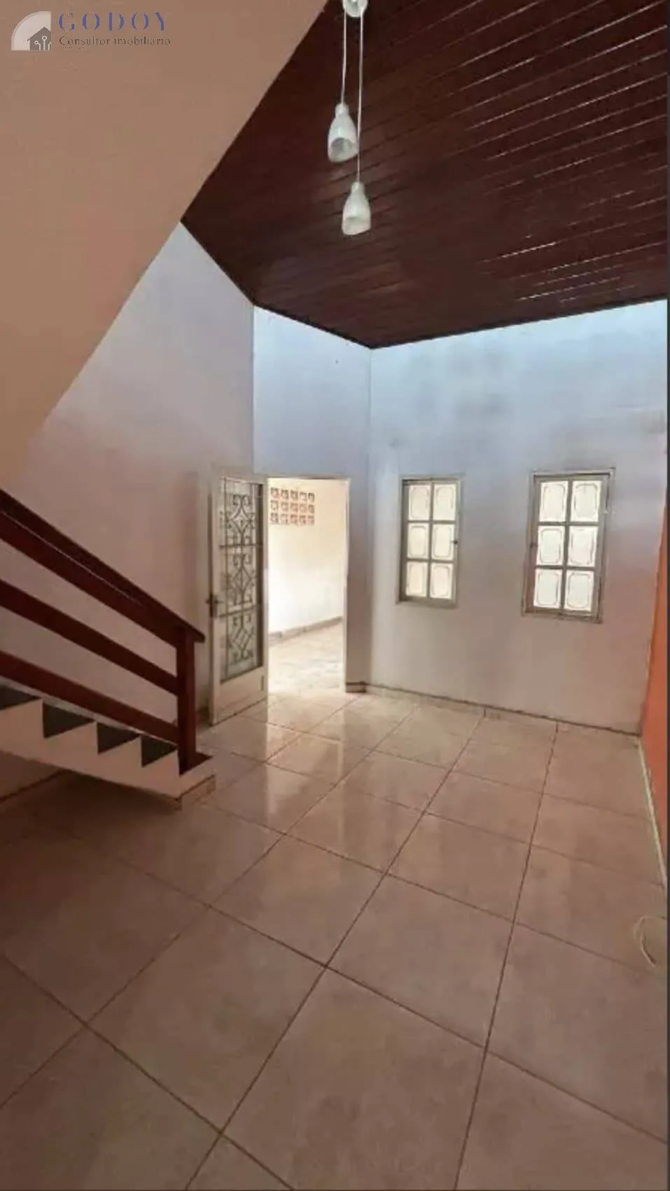 Imagem Oportunidade! Casa com 3 dormitórios,mezanino, vista espetacular do terraço