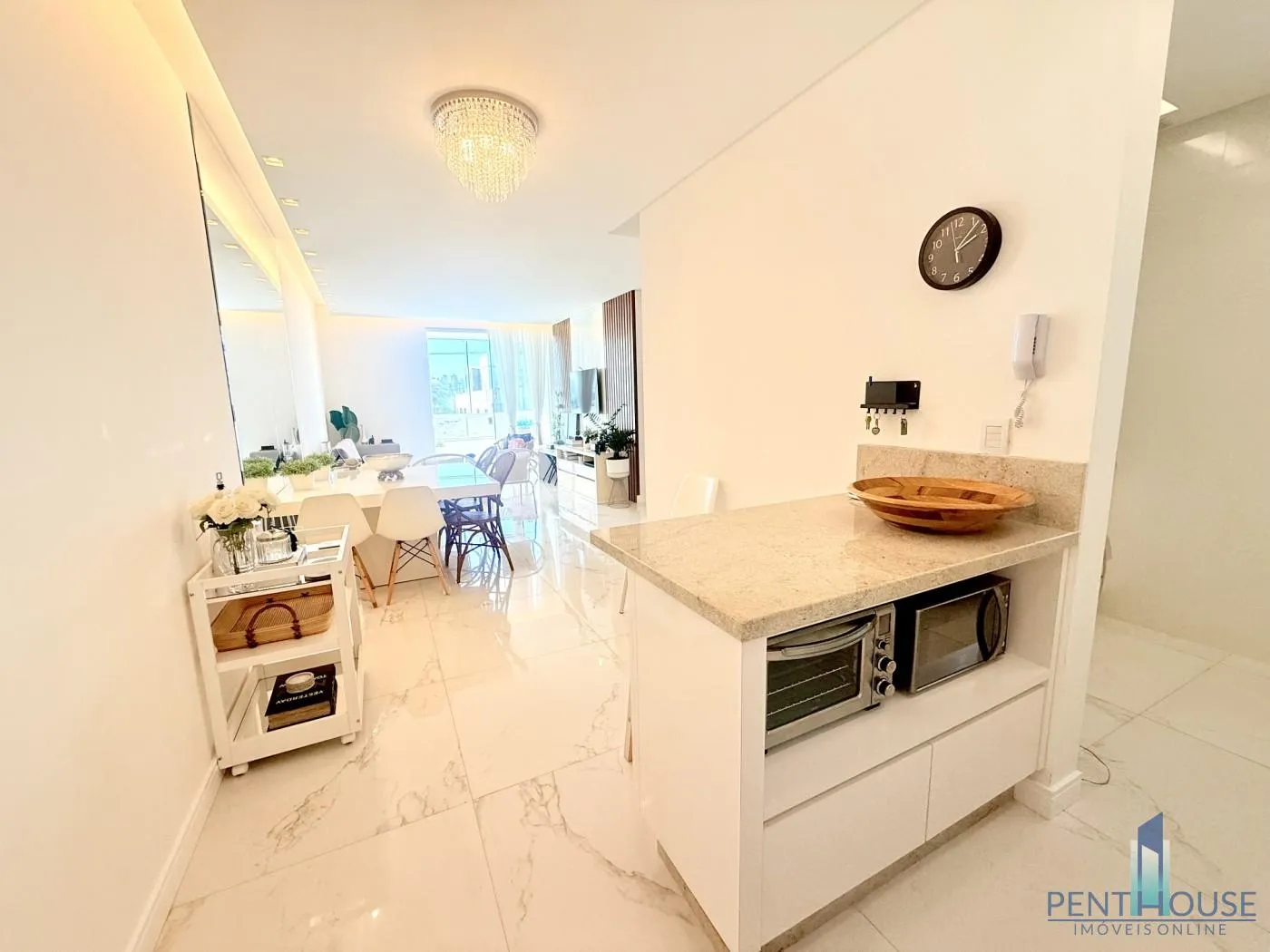 Imagem Apartamento com Terraço para Venda em Camboriú, São Francisco de Assis, 3 dormitórios, 3 suítes, 4 banheiros, 1 vaga