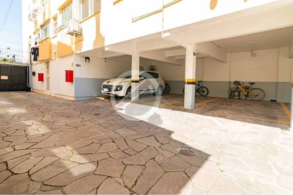 Imagem Ótima oportunidade para investir em um apartamento no Menino Deus, Porto Alegre! À venda por um pr...