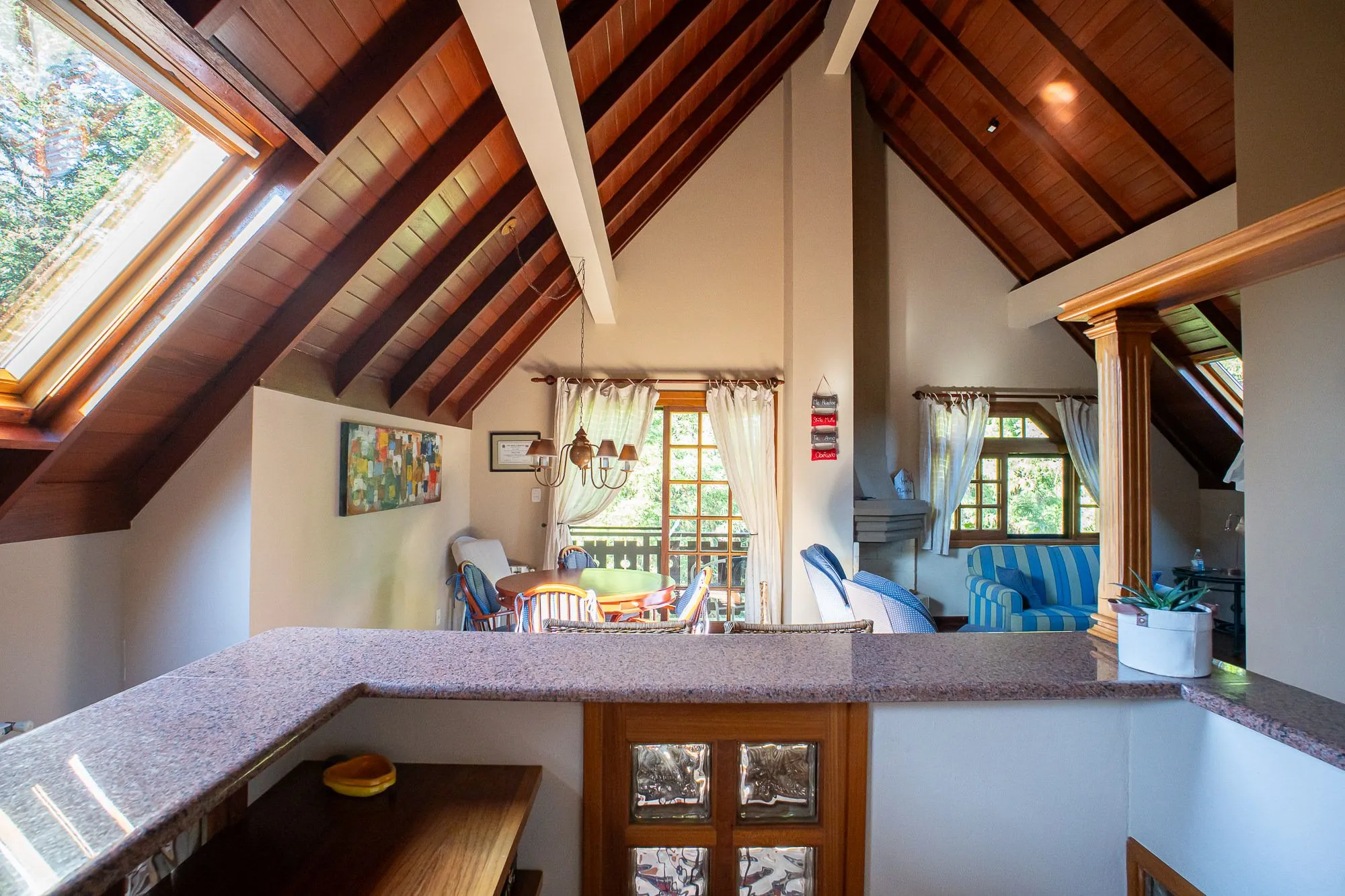 Imagem Duplex à venda em Gramado, Planalto, com 4 quartos, 141.45m2