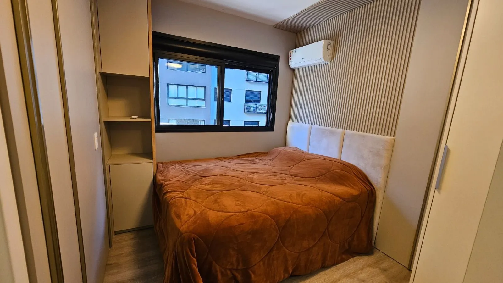 Imagem APARTAMENTO 3 DOMIRTÓRIOS - 3 SUITES - 2 VAGAS - MENINO DEUS - PORTO ALEGRE - RS