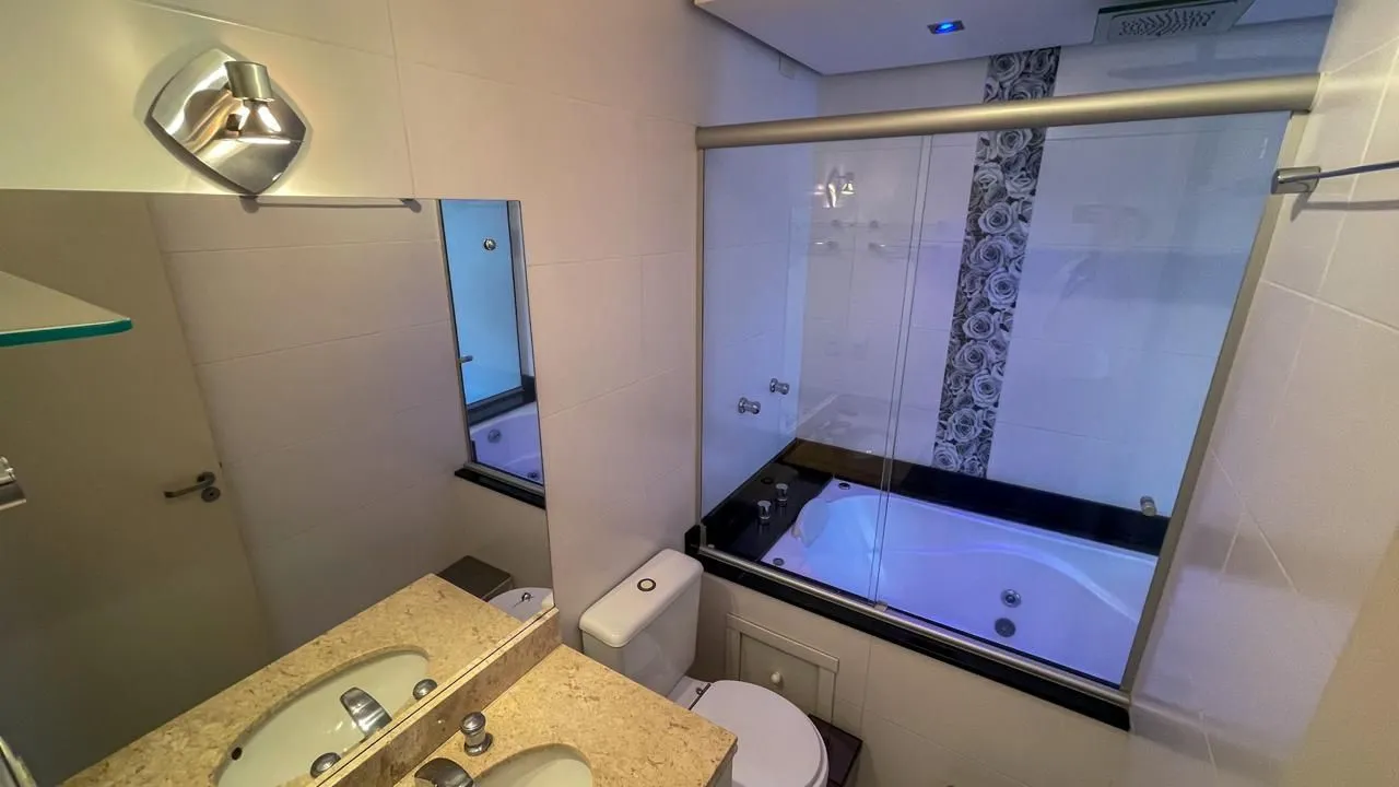 Imagem Casa em Condomínio 4 Dormitórios com Suíte no Lindoia - Porto Alegre