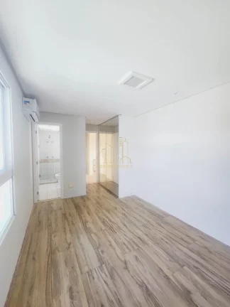 Imagem Excelente casa em condomínio fechado reformada com três suítes gabinete a venda em Stella Maris Salvador