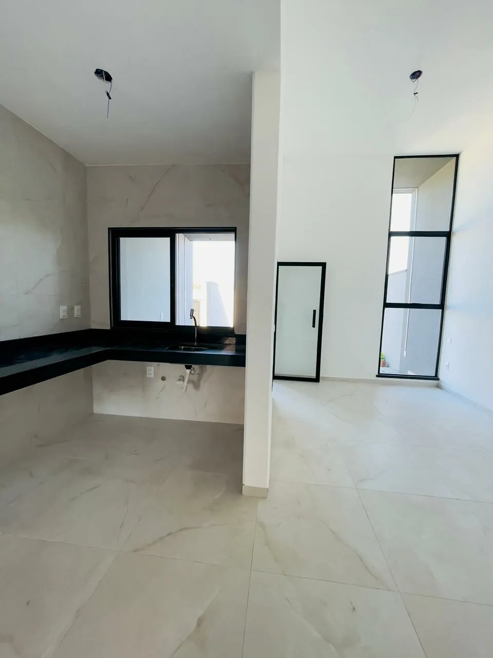 Imagem Casa 3 Quartos Com Controle de Acesso - Eusébio