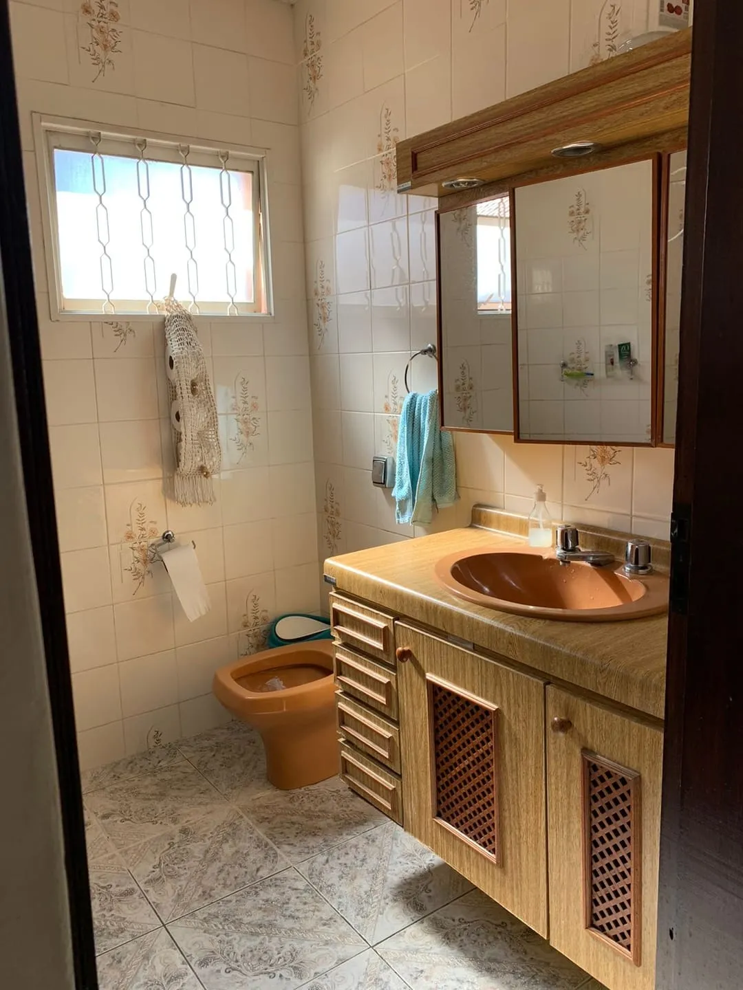 Imagem Casa à venda 3 Quartos, 1 Suite, 8 Vagas, São Benedito, Pindamonhangaba - SP