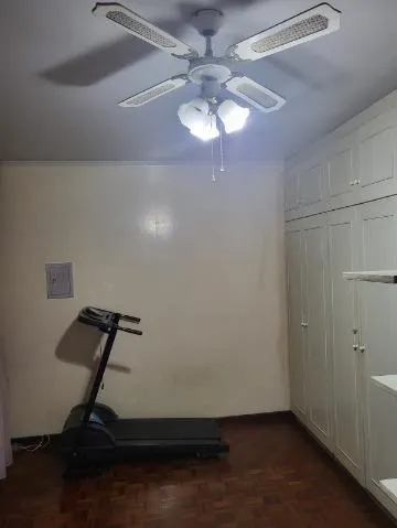 Imagem VENDA E LOCAÇÃO DE SOBRADO NA VILA VIRGÍNIA, EM ITAQUAQUECETUBA/SP, 200m² com varanda, jardim, cozinha ampla, 3 salas e suíte com hidro. CONSULTE-NOS.