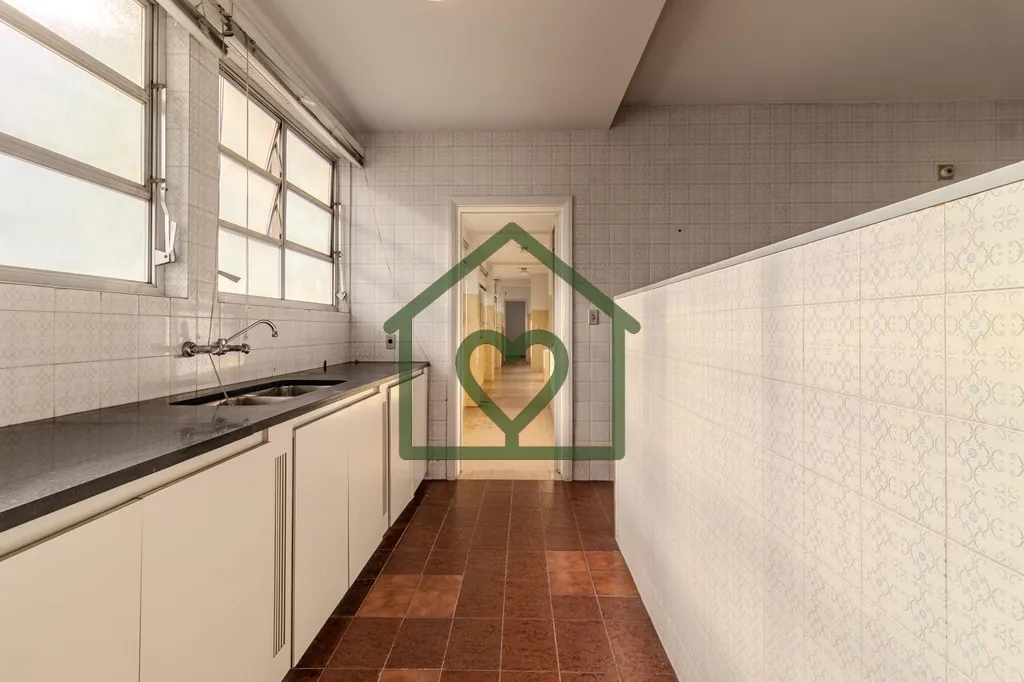 Imagem Referência em um dos endereços mais icônicos de Porto Alegre, este apartamento no Edifício Troca...