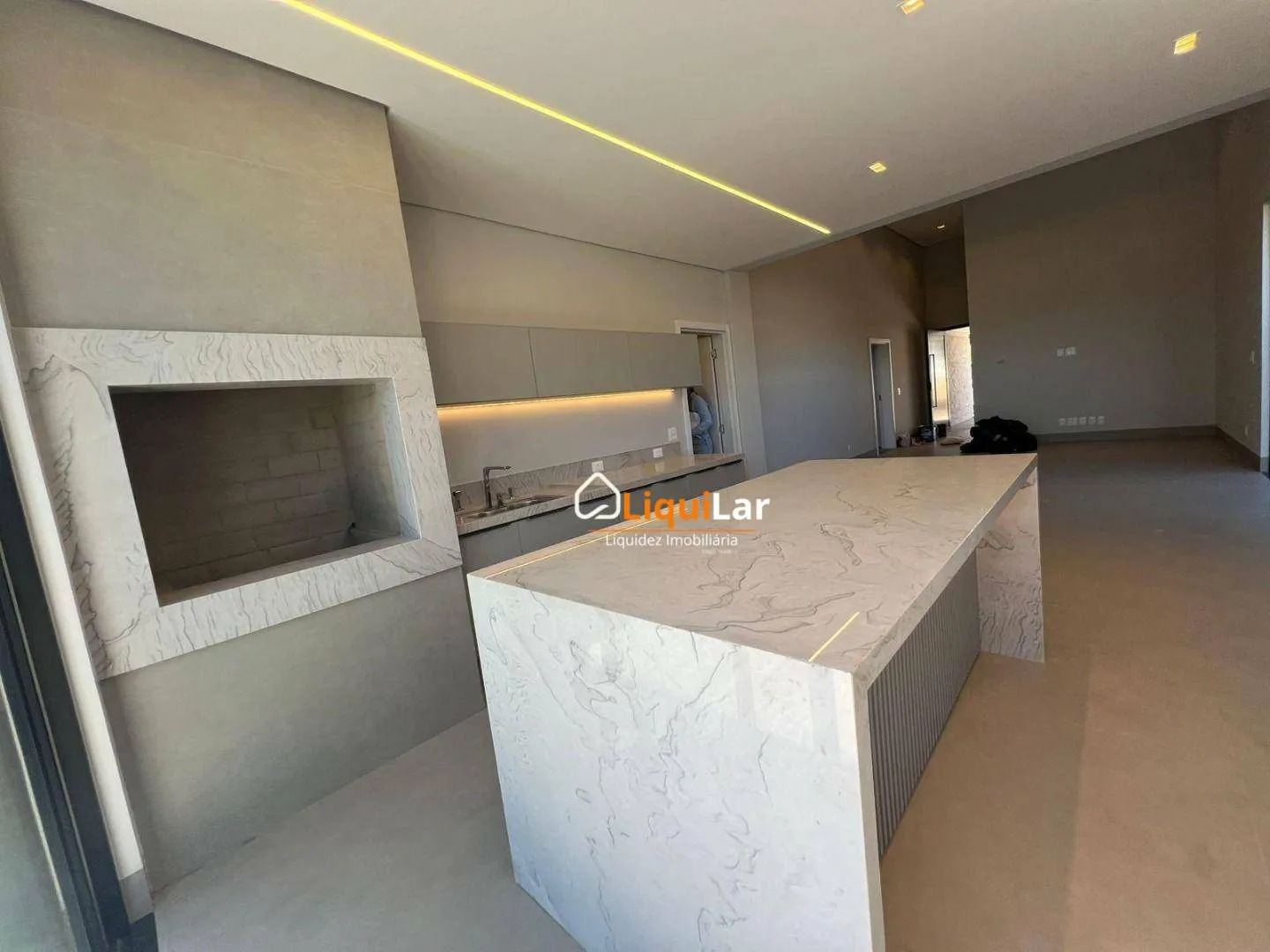 Imagem Casa Térrea de Alto Padrão com 3 Suítes, Espaço Gourmet e Piscina Aquecida