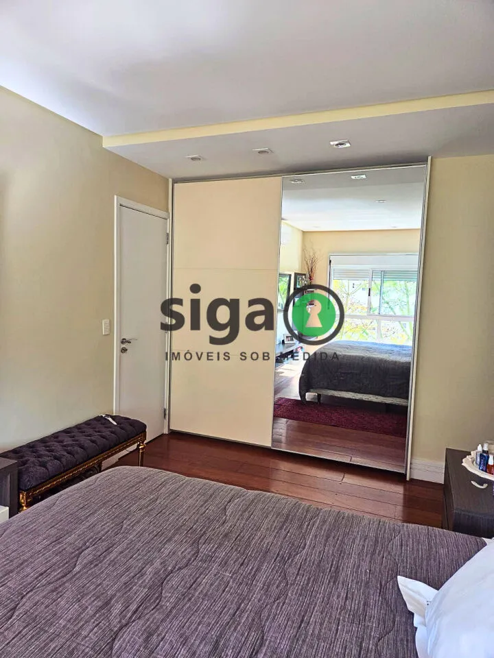 Imagem Apartamento com 211m2, 3 dormitórios e 3 vagas à venda no Panamby