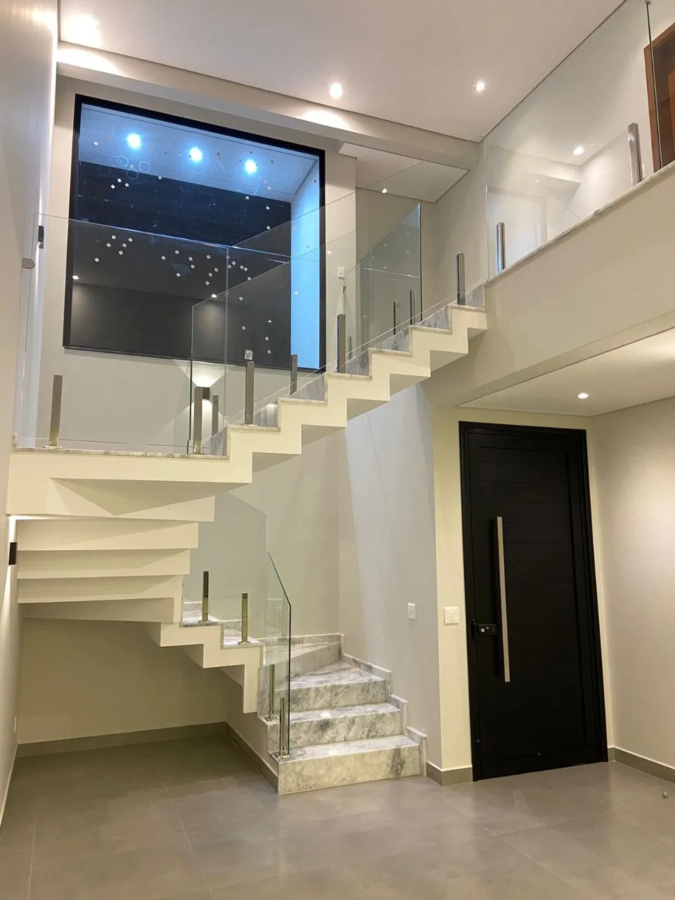 Imagem Casa de alto padrão no Parque Ibiti Reserva em Sorocaba-SP: 3 quartos, 3 suítes, 3 salas, 5 banheiros e 4 vagas.