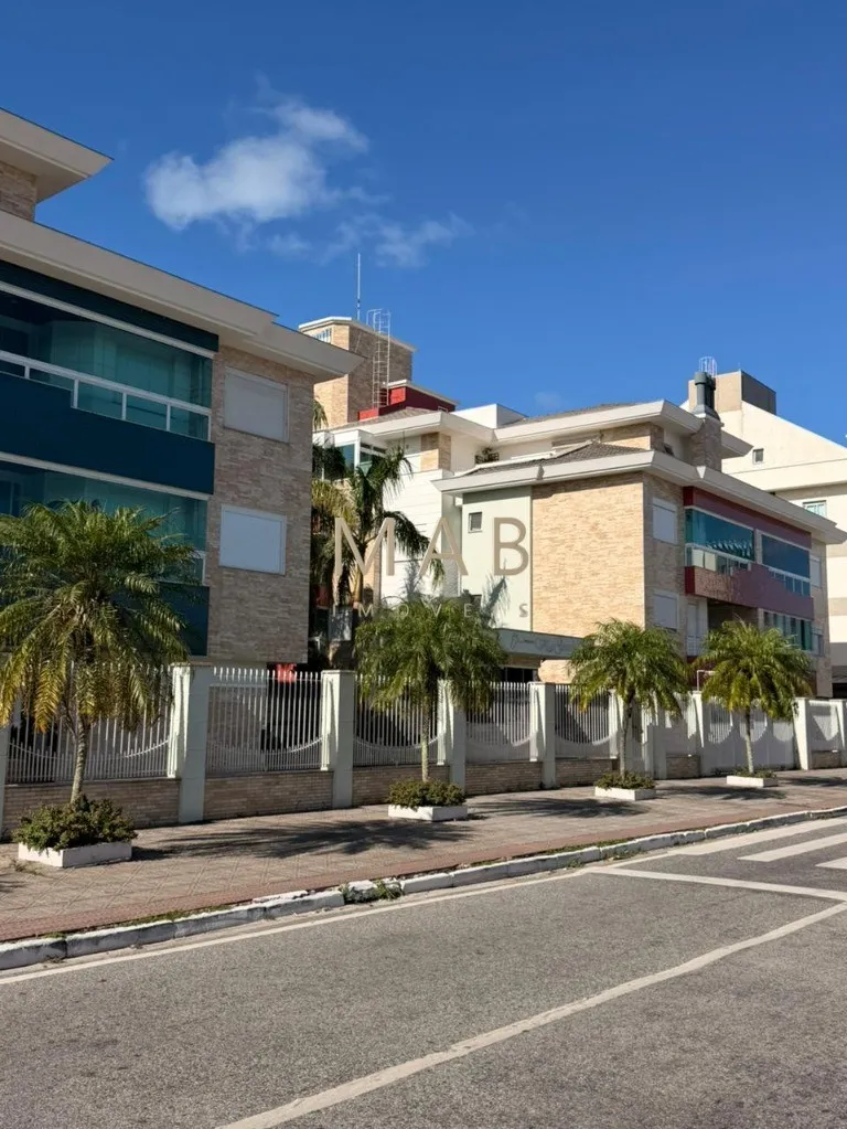 Imagem Apartamento mobiliado a 100metros do mar na Praia dos Ingleses com 110m², área de lazer com Piscina, Financiável via banco,? Florianópolis/SC!
