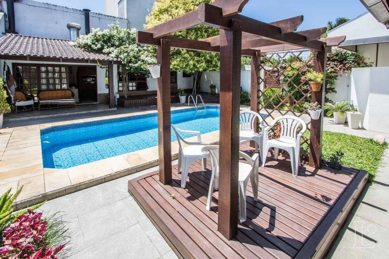 Imagem Casa para Venda - 238.68m², 4 dormitórios, sendo 1 suites, 4 vagas - Ipanema
