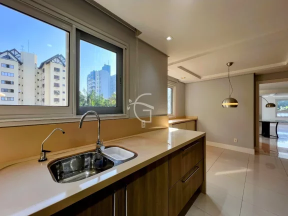 Imagem EXCELENTE APARTAMENTO NO ATIRADORES COM 3 SUÍTES E 3 VAGAS DE GARAGEM