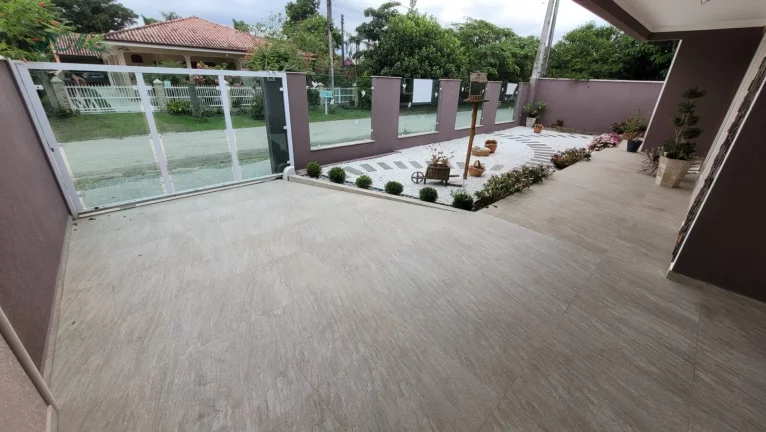 Imagem Excelente Casa em Itapoá, com Piscina e perto da praia