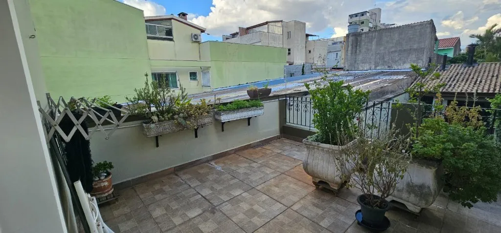 Imagem Imperdível casa à venda em Santo André-SP, bairro Santa Maria: 4 quartos, 2 suítes, 3 banheiros, 4 vagas de garagem, 310 m².