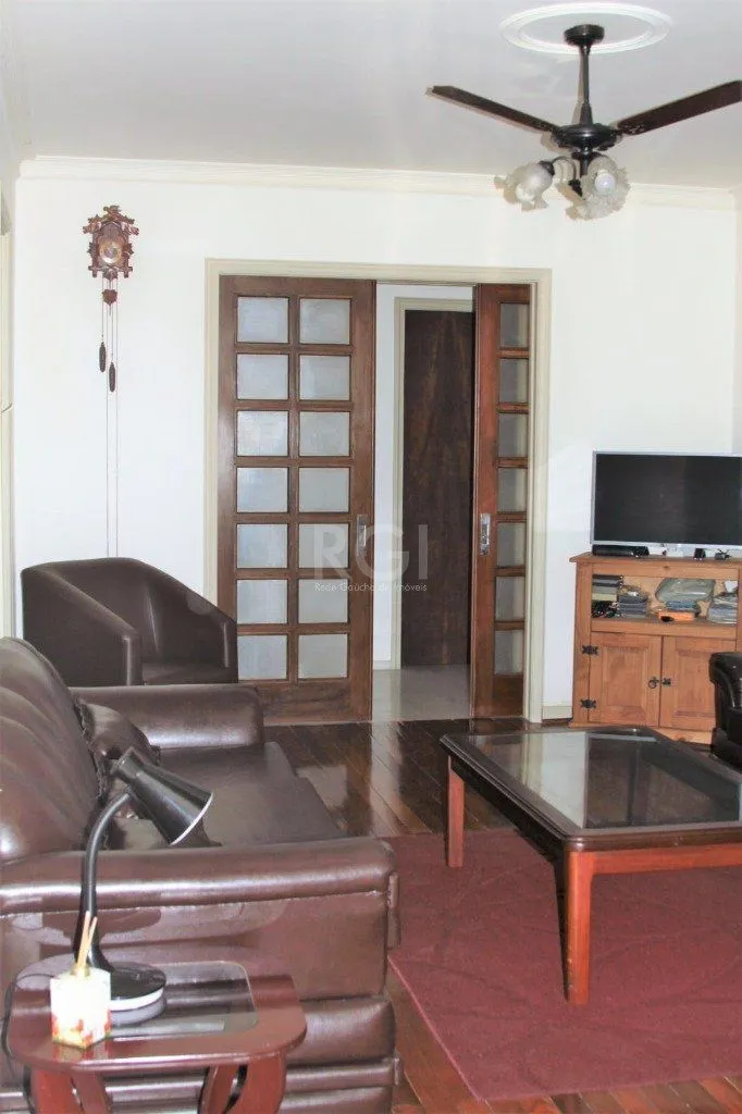 Imagem Apartamento com 03 dormitórios, churrasqueira e vaga de garagem no Menino Deus