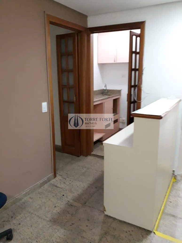 Imagem Sala comercial com 45 m² ótima localização a 650 m da estação Metrô Moema