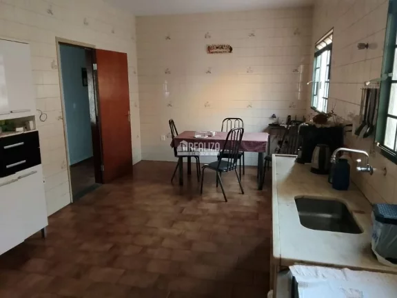 Imagem Casa à venda em Boa Vista, Uberaba - 3 dormitórios e suíte
