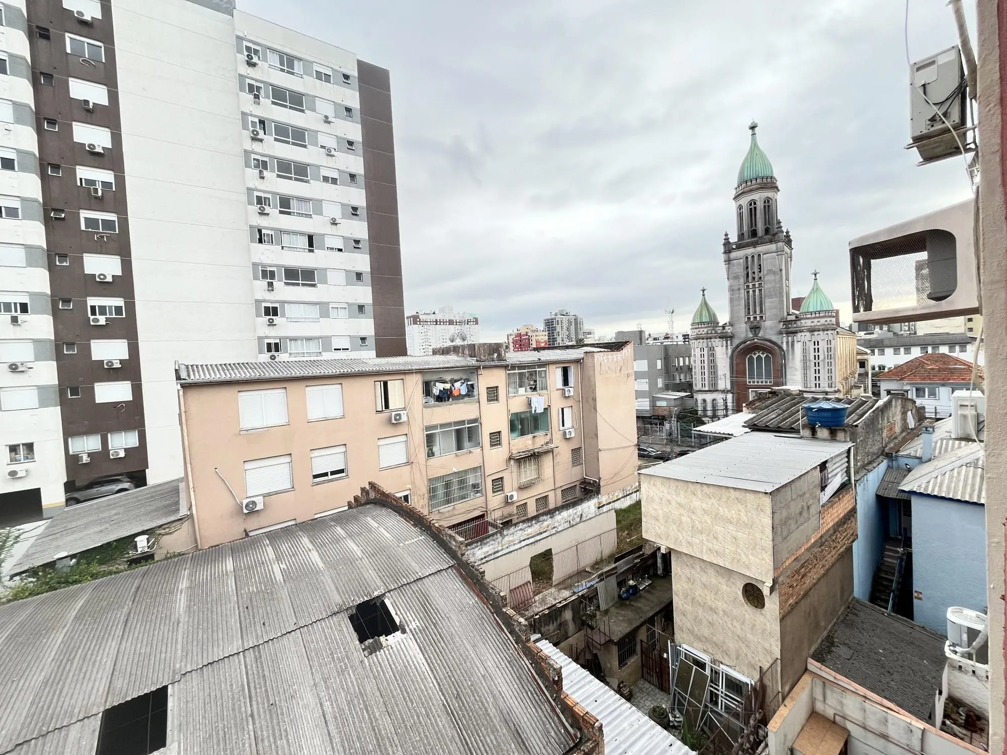 Imagem Apartamento garden de 1 dormitório transformado 2 quartos no bairro Cidade Baixa