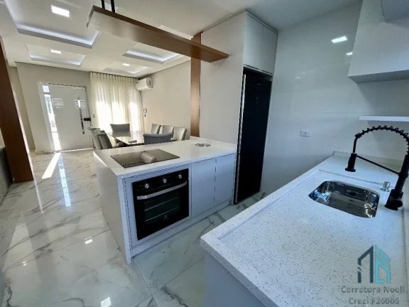 Imagem Sobrado Mobiliado com terraço , 03 quartos c/suíte, 04 vagas, no Pinheirinho em Curitiba PR