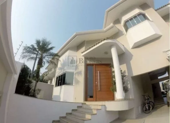 Imagem Casa com ampla estrutura de lazer, finamente mobiliada, bairro Ariribá, BC