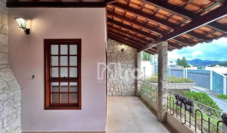 Imagem Casa com 4 dormitórios à venda, 450 m² por R$ 2.400.000,00 - Pinheirinho - Itajubá/MG
