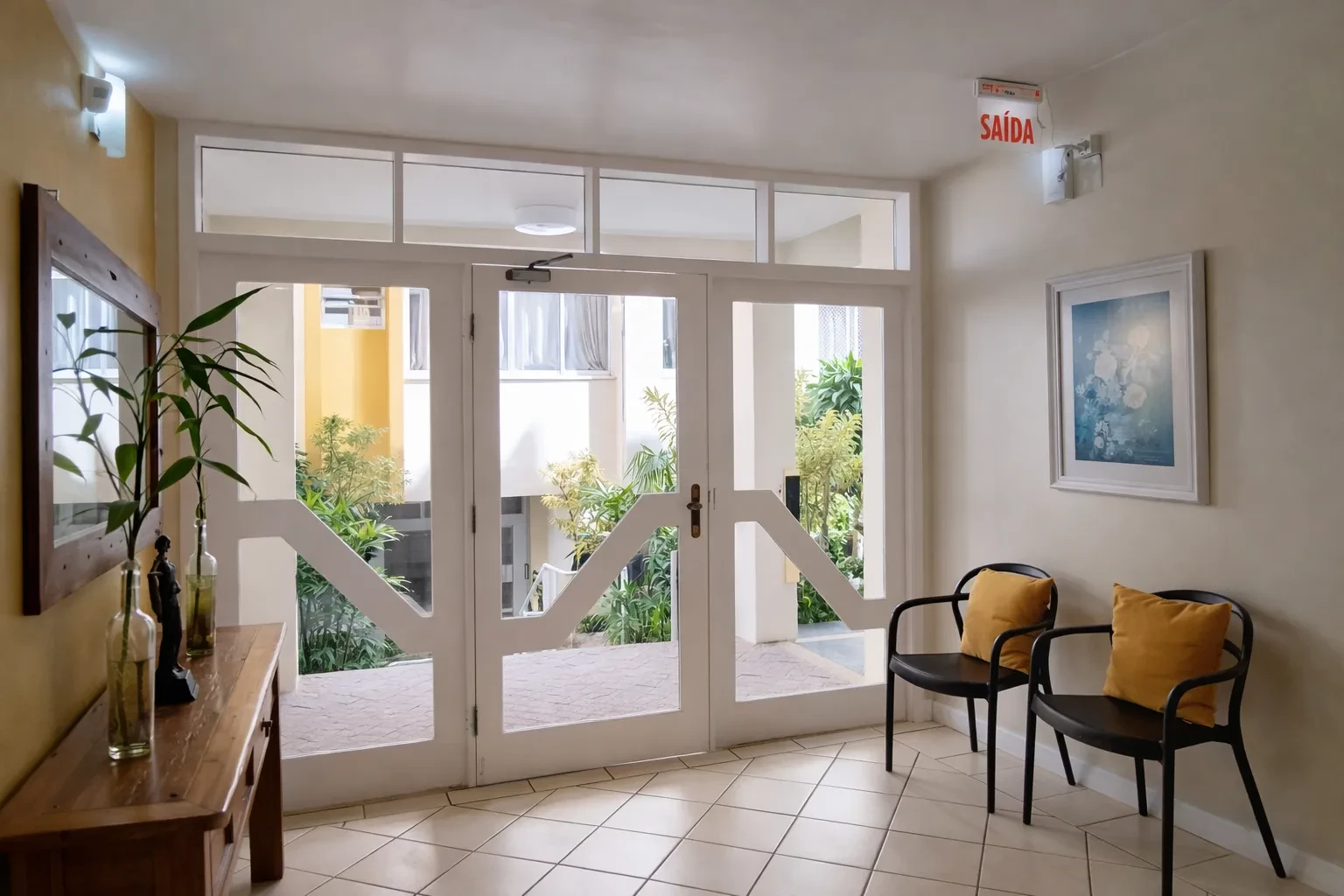 Imagem Apartamento com 2 Quartos à Venda, 57 m² em Coqueiros - Florianópolis