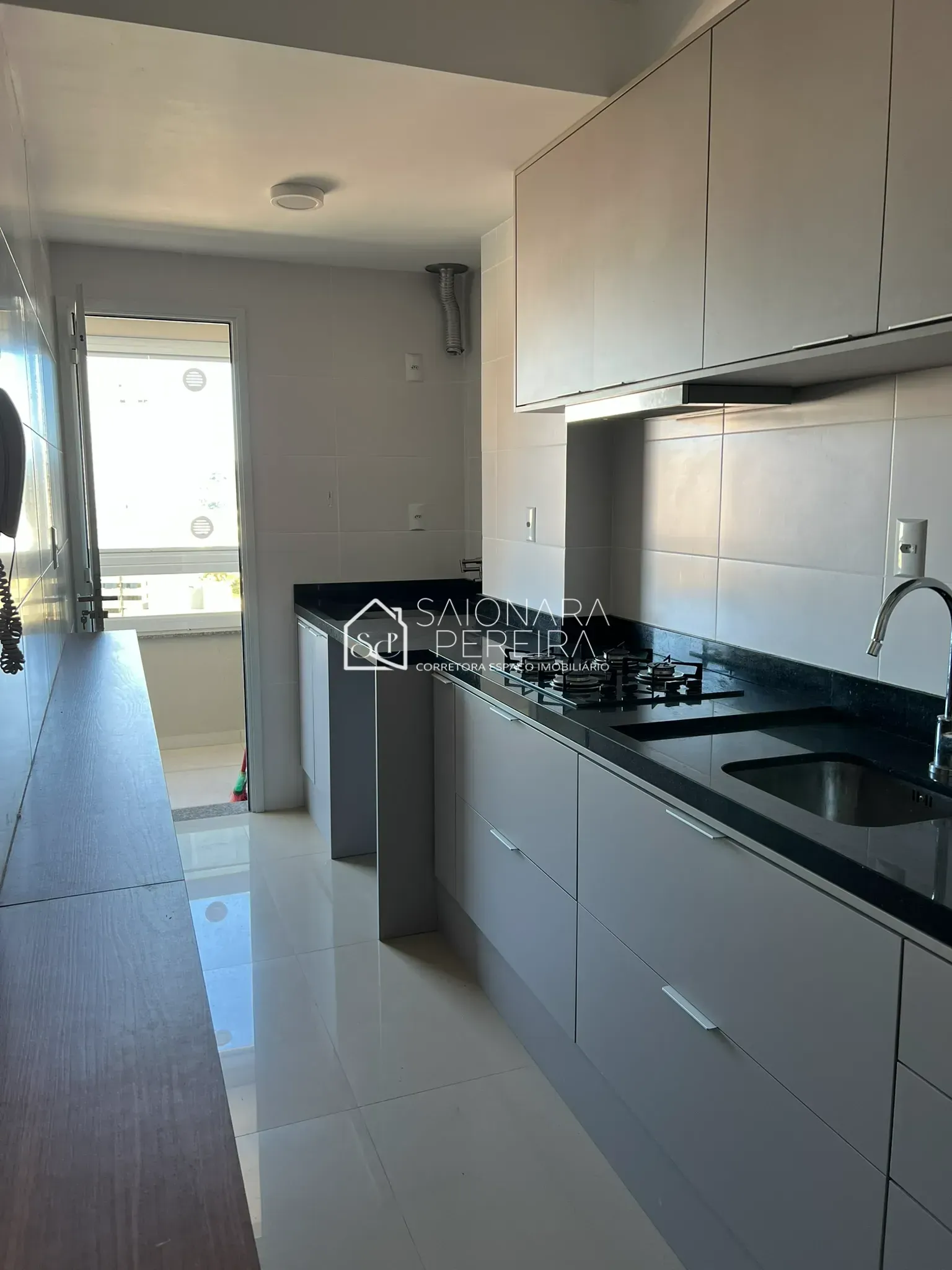 Imagem Apartamento com 2 dormitórios e suíte à venda no bairro Campinas, São José - SC