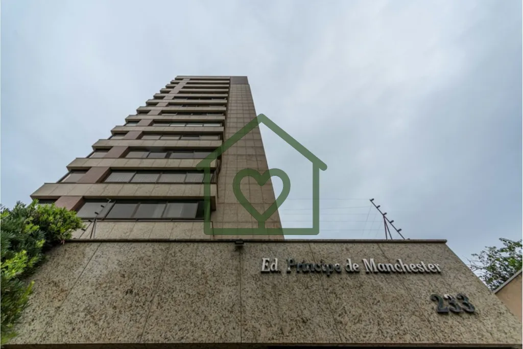 Imagem O Príncipe de Manchester é extremamente bem localizado no ponto mais alto da Eudoro Berlink, à du...