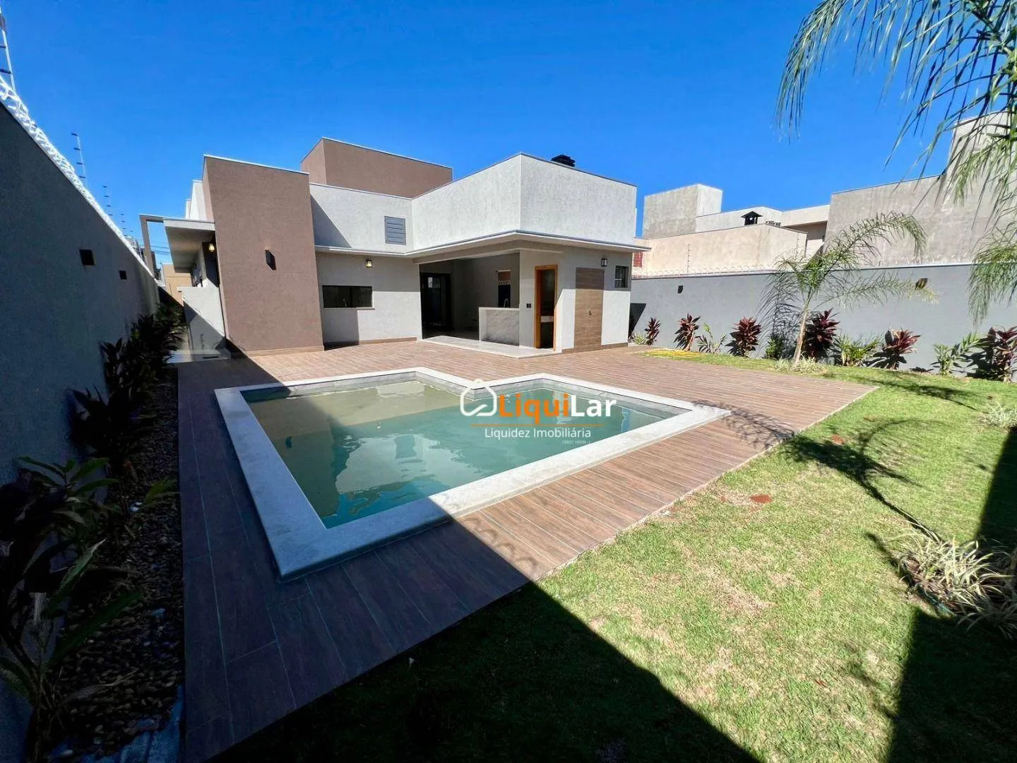 Imagem Casa de Alto Padrão no Carandá Bosque com 3 Suítes, Piscina Aquecida e Amplo Quintal
