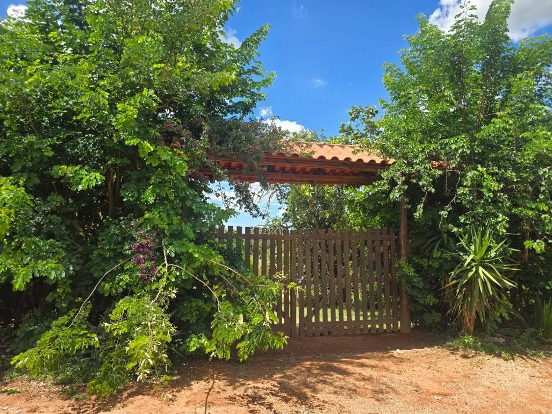 Imagem Vendo excelente sítio em Mateus Leme ,área total de 2.800 m²
