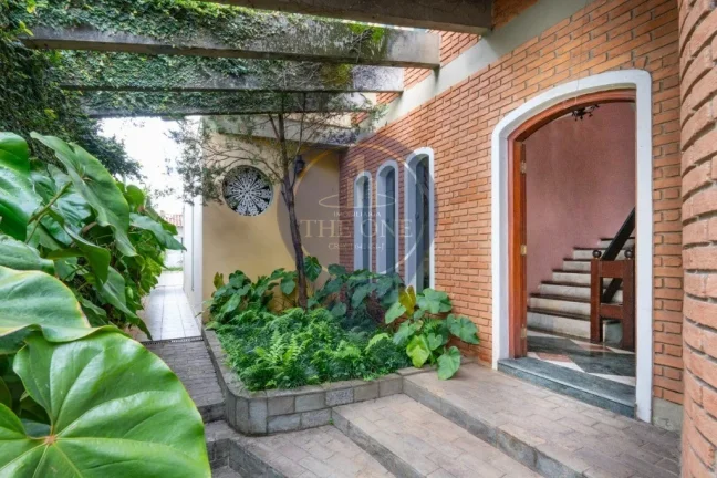 Imagem Casa à venda em São Paulo-SP, Vila Sônia: 3 quartos, 2 suítes, 5 banheiros, 4 vagas de garagem, 303m². Aproveite!