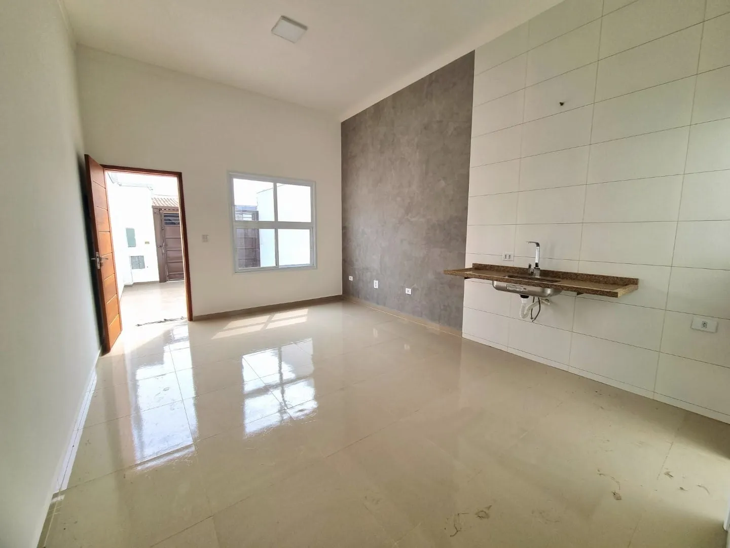 Foto do imóvel Casa Térrea com 2 Dormitórios, Terraço Gourmet Privativo, Localização Central e Acabamento Sofisticado