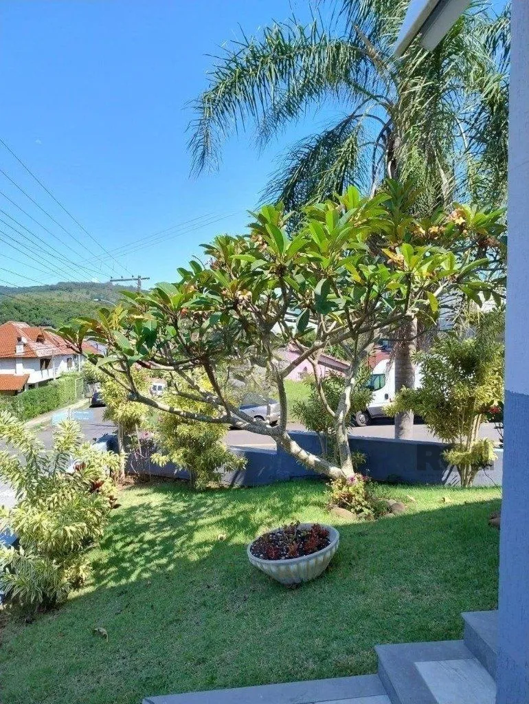 Imagem Casa de 3 dormitórios no bairro Mário Quintana
