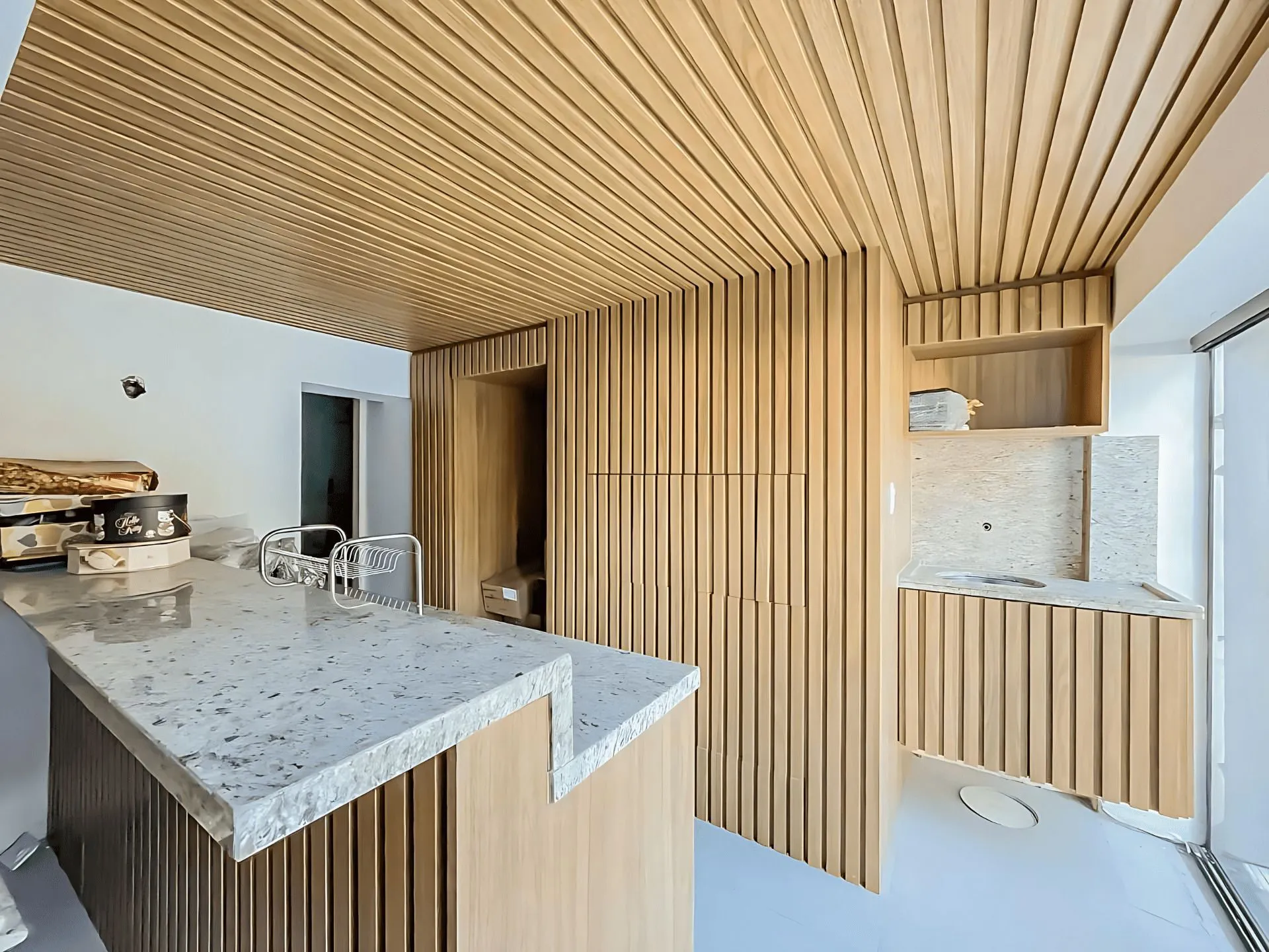 Imagem Casa Reformada com Piscina, 370m², 2 Suítes com Closet no Três Figueiras - POA