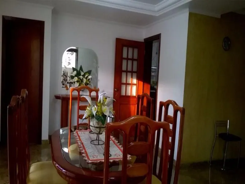 Imagem Casa de luxo em condomínio à venda em Campinas-SP, bairro Caminhos de San Conrado: 4 quartos, 2 suítes, 2 salas, 8 banheiros, 4 vagas, 351m².