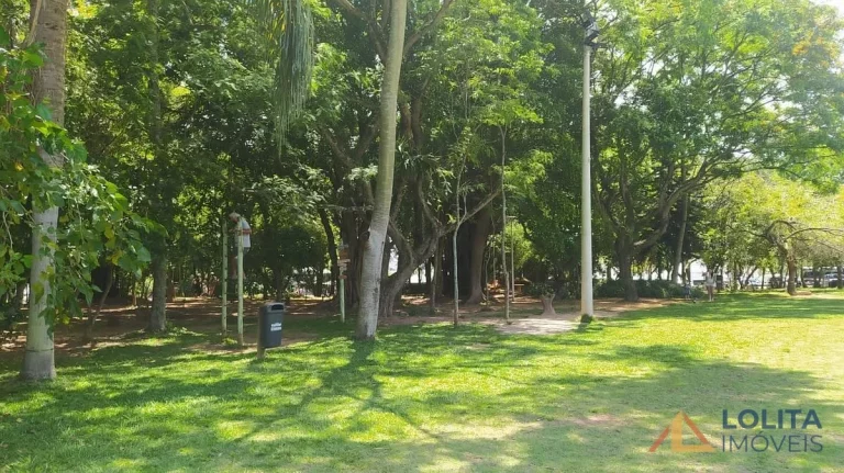 Imagem Loja à Venda com garagem no Centro de Florianópolis/SC.
