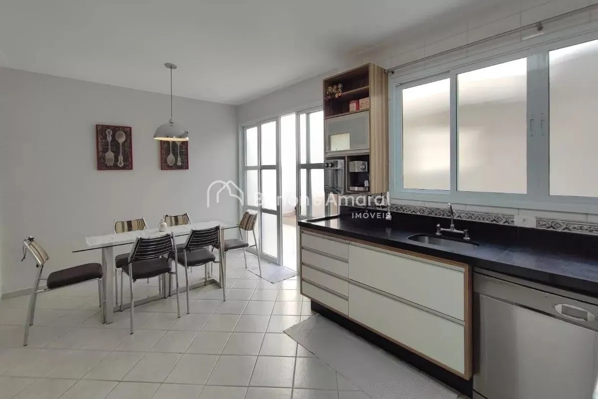 Imagem Casa de condomínio com 300m², 4 quartos e 3 vagas