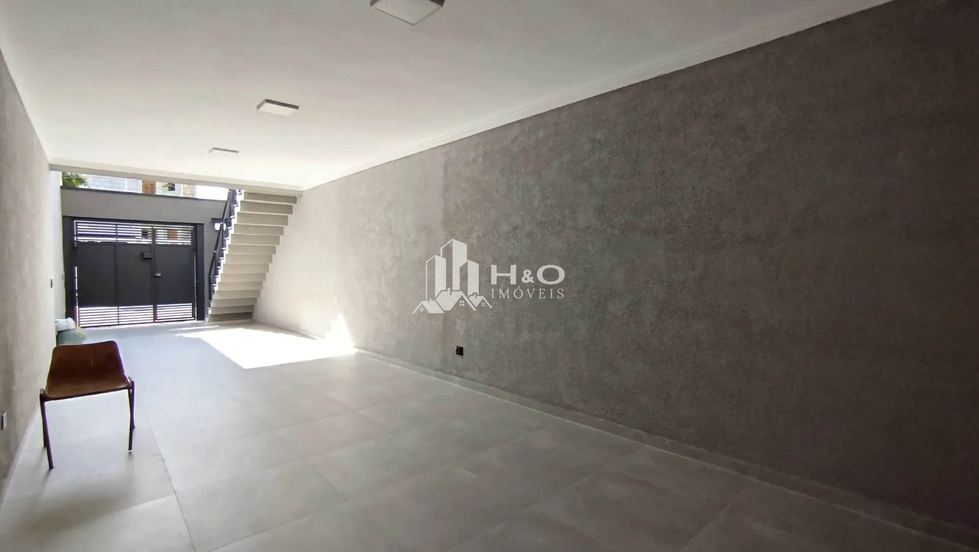 Imagem Sobrado Frontal à Venda - 3 Dormitórios (1 Suíte) - Acabamento em Porcelanato! BAIRRO JARDIM BRASILIA