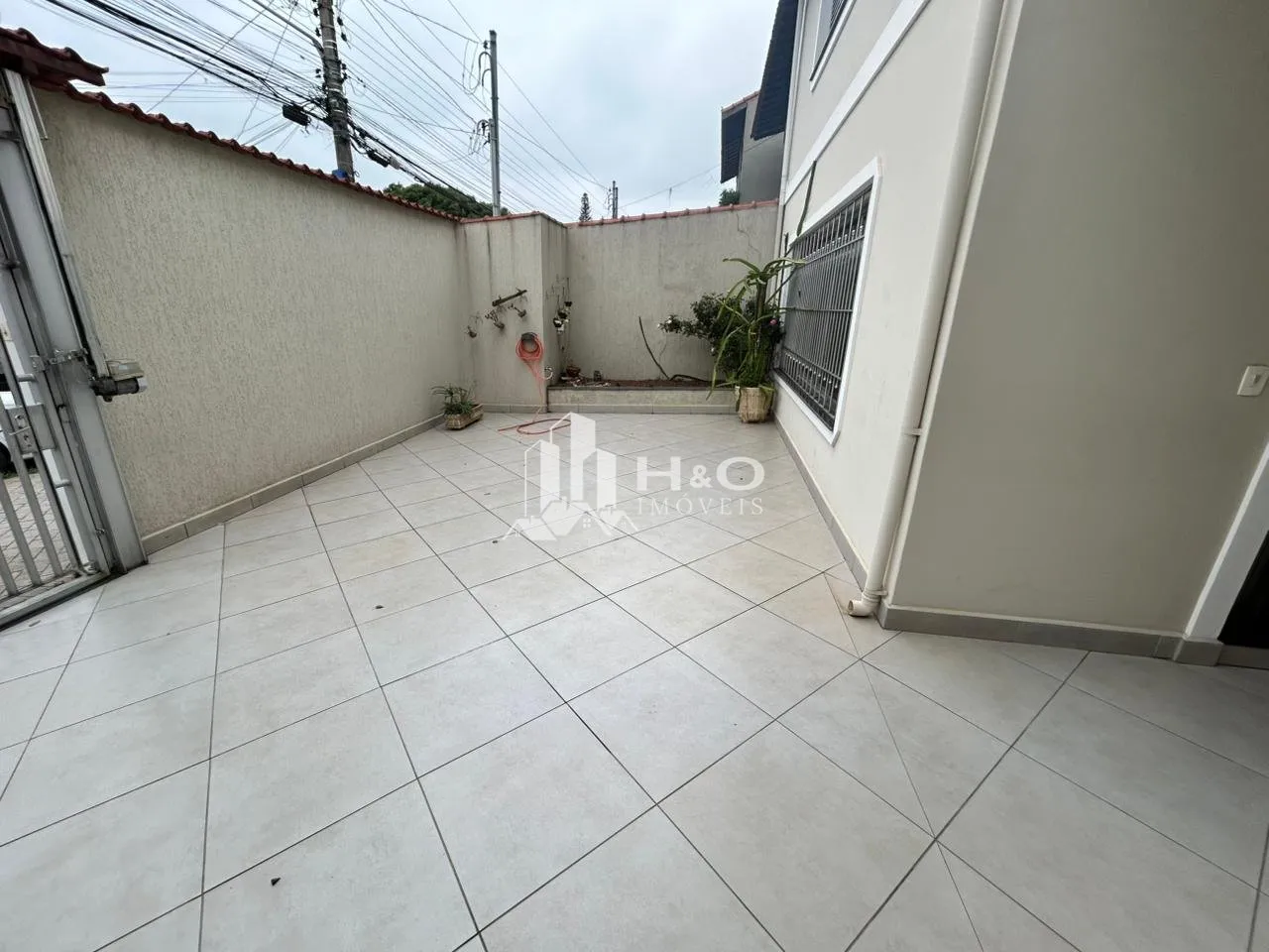 Imagem Sobrado Alto Padrão com 3 Dormitórios, 1 Suíte, 6 Vagas, Quintal Amplo e Espaço Multifuncional - Cidade Líder - R$ 1.500.000