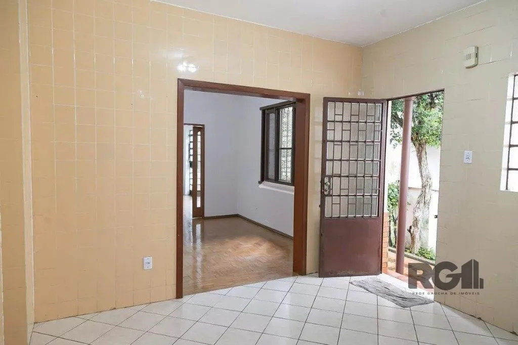 Imagem Casa para Venda - 150m², 3 dormitórios, 2 vagas - Teresópolis