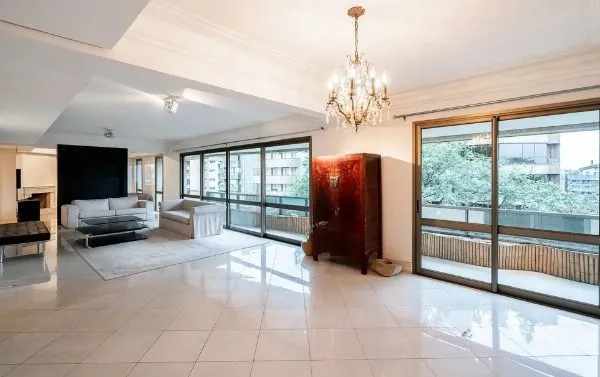 Imagem Apartamento 3 suítes, 301m², 4 vagas, semi-mobiliado - Bela Vista