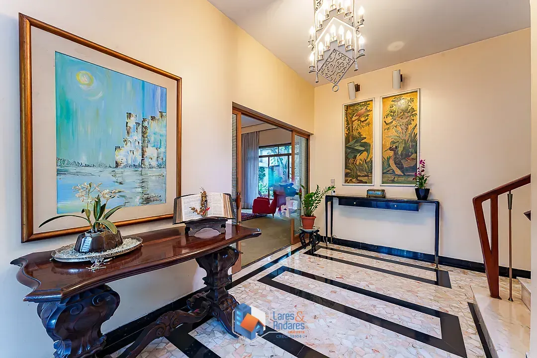 Imagem Casa para venda em Pacaembu com 3 quartos, sendo 1 suíte, 320m²