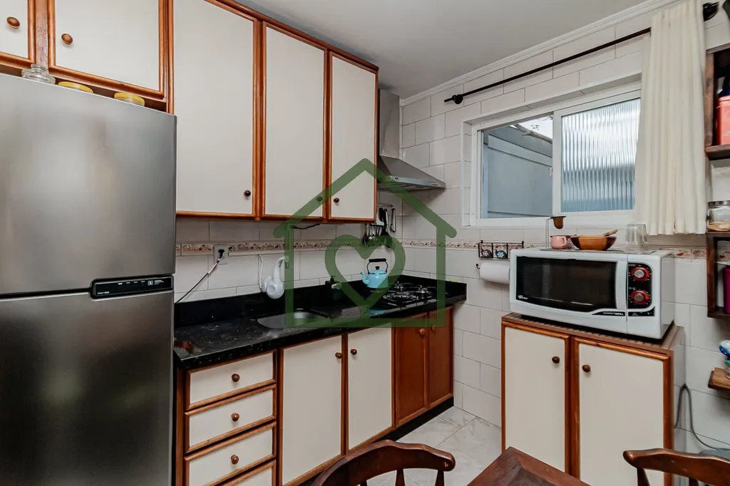 Imagem Heras vende excelente apartamento: 
 
- 3 dormitórios 
- Cozinha com copa 
- Área de serviço inde...